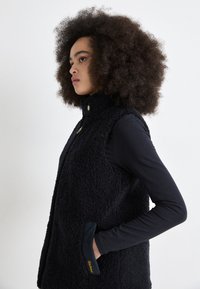 Barbour ELISHA GILET - Waistcoat - dark navy/military brown/light sand