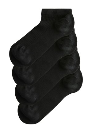 Vier Paare schlichte schwarze Knöchelsocken gestapelt, mit gerippten Bündchen und nahtlosen Zehenbereichen.