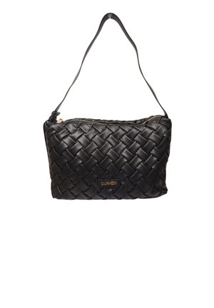 Borsa a tracolla in pelle nera intrecciata con cerniera dorata e piccola targhetta in metallo dorato con logo sul davanti.