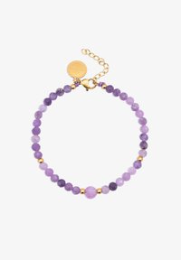 Pulsera de cuentas moradas con piedras de amatista facetadas, acentos en tono dorado y un cierre tipo langosta con cadena ajustable.