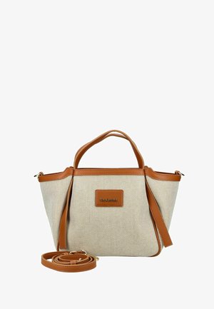 Beige tekstureret håndtaske med brune læderkanter, to top-hanke, aftagelig skulderrem og et logo på forsiden.