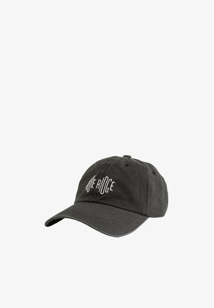 Cappellino da baseball nero con visiera curva e testo ricamato stilizzato bianco ""LOUE RIDGE"" sul pannello frontale.