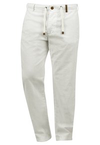 Pantalons en lin de couleur claire avec une taille à cordon, une fermeture à bouton et des poches latérales, offrant une coupe décontractée et une texture lisse.