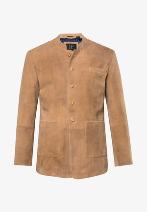 Jasnozłota zamszowa kurtka z kołnierzem, z czterema guzikami, dwiema przednimi kieszeniami oraz kieszonką na piersi. Gładka tekstura z minimalnymi detalami.