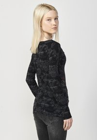 Koroshi Top s dlouhým rukávem - black