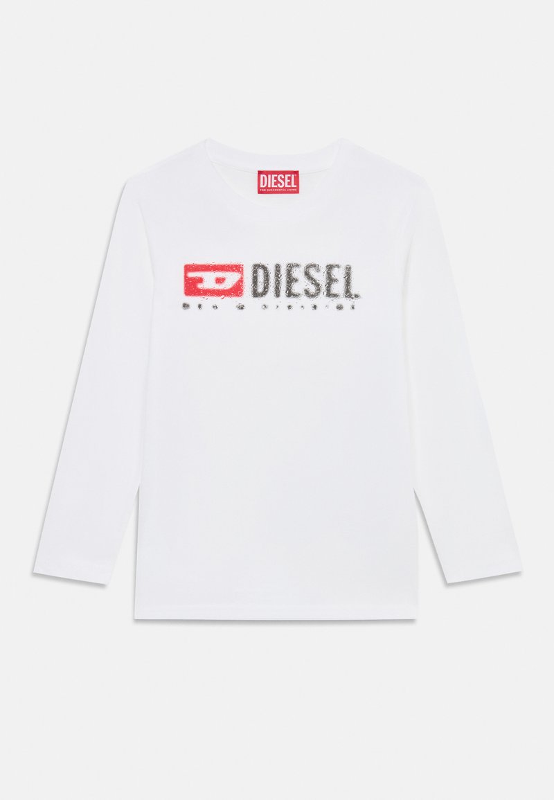Hosszú ujjú fehér póló, pamutból készült, nagy fekete és piros "DIESEL" logóval, enyhe csillogó hatással. Egyszerű kerek nyakú kialakítás.