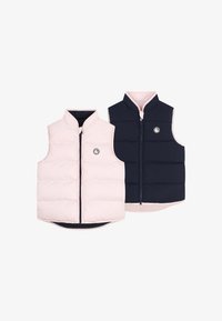 Unselected, joli/smoking