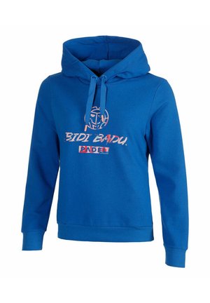 Blauwe hoodie met capuchon en trekkoorden, met de teksten "BIDI BADU" en "PADEL" en een gestileerd gezichtslogo op de borst.