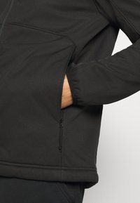 The North Face M QUEST HOODED SOFTSHELL - Softshelljas - tnf black