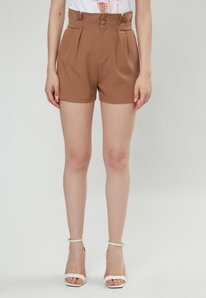 INFLUENCER PLEATED - Shorts - camel