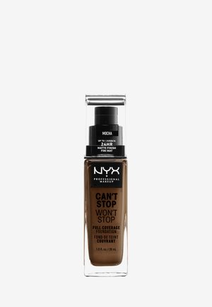 Fond de teint NYX Can't Stop Won't Stop en teinte Mocha, flacon en verre avec un pompe noire, avec du texte simple. Capacité de 1,0 fl oz / 30 mL. Fini mat.
