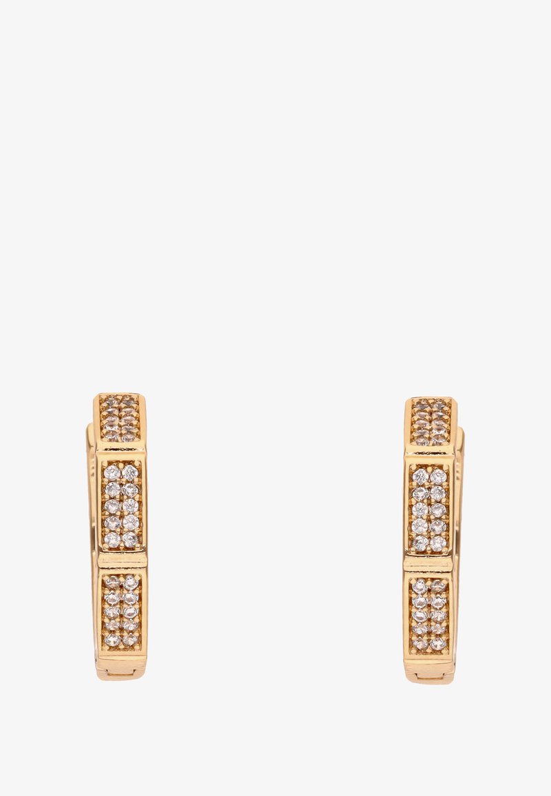 Guld hoops øreringe med tre rektangulære sektioner, hver sat med små runde klare ædelsten.
