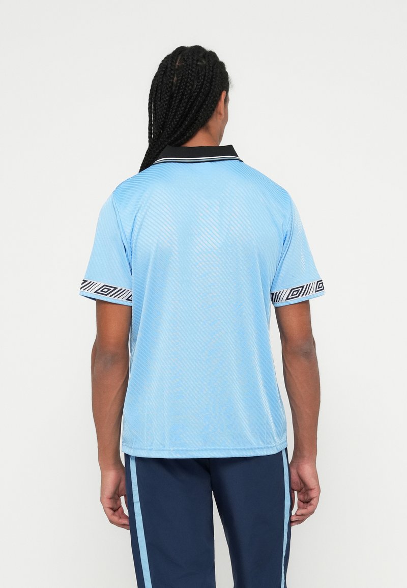 Maillots de football bleus Umbro