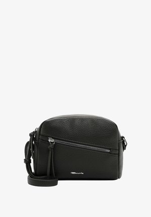 Bolso cruzado de cuero negro con textura de grano. Con un compartimento con cremallera, correa ajustable y un diseño curvado elegante.