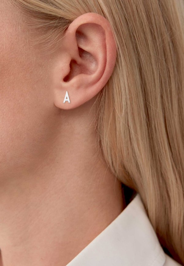 OHRSTECKER INITIAL SILBER (A-Z) - Ohrringe