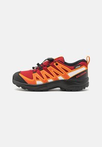 Salomon - XA PRO V8 WP UNISEX - Zapatillas de senderismo - red dahlia/black/orange pepper Imagen en miniatura 1