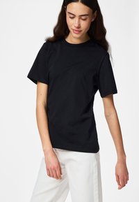 Pieces PCRIA SS SOLID TEE JRS BC - Basic póló - black
