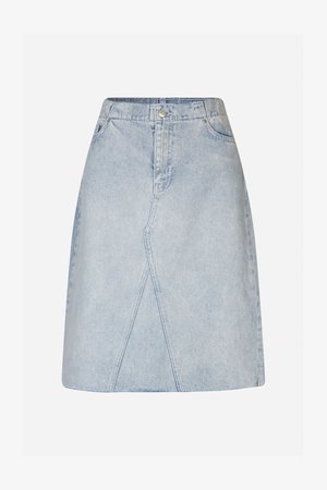 Helle blaue Jeansrock mit tailliertem Bund, A-Linien-Form und diagonalen Panelelementen. Verfügt über einen Frontverschluss mit Knopf und Reißverschluss.