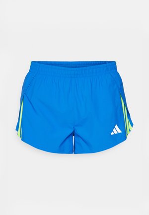 Plave sportske kratke hlače s elastičnim pojasom, bočnim prorezima koji otkrivaju neon žuti podstave i bijelim Adidas logotipom na prednjem desnom nožnom dijelu.