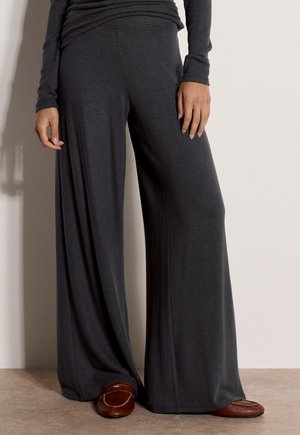 Apricot, SOFT-TOUCH WIDE-LEG TROUSERS - Pantalon classique - dark grey charcoal
