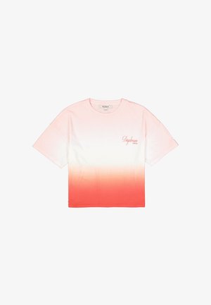 Camiseta de manga corta y corte cropped con un diseño degradado que va de rosa claro a coral, con el logo "Daydream" en letra cursiva en el lado izquierdo del pecho.