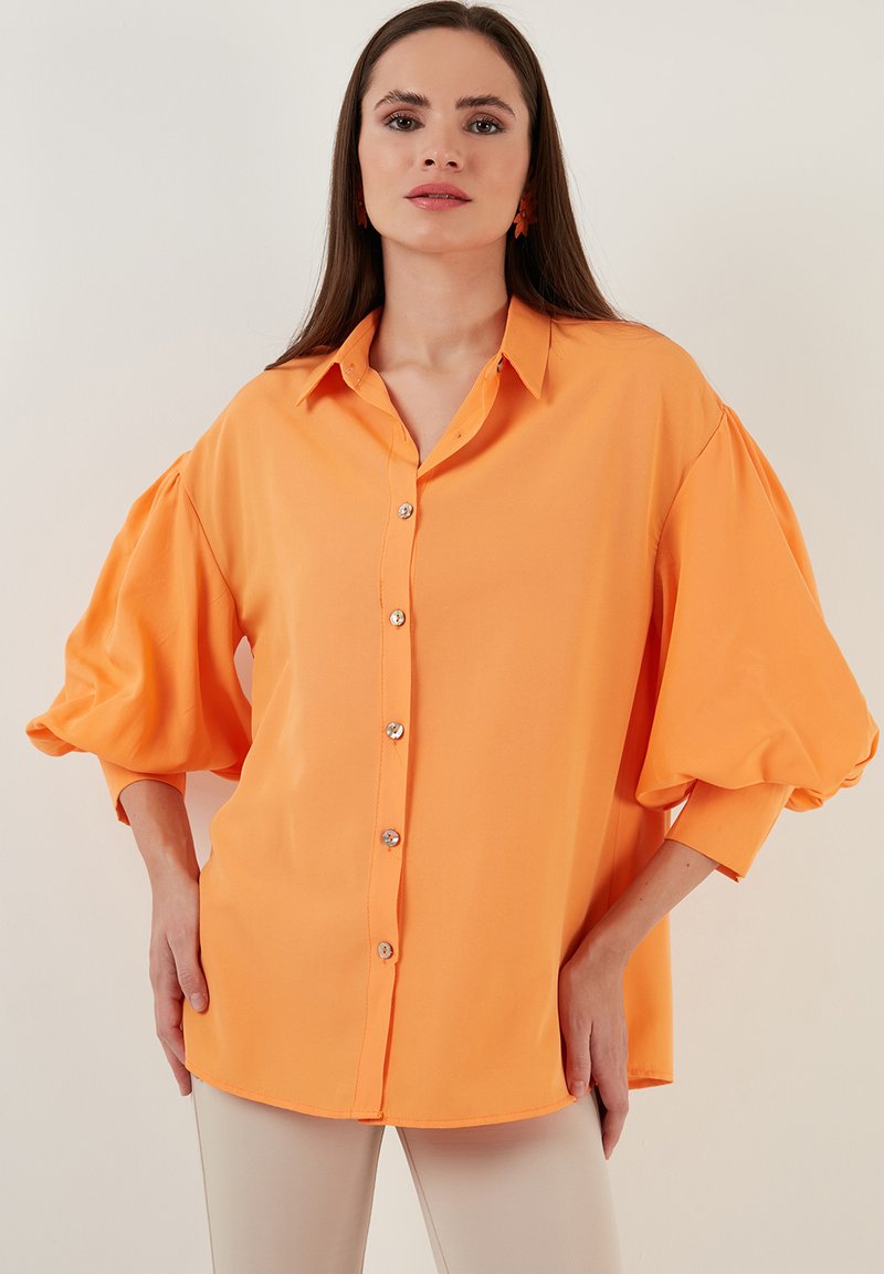 LELA - LOOSE FIT - Camisa - orange, Ampliar