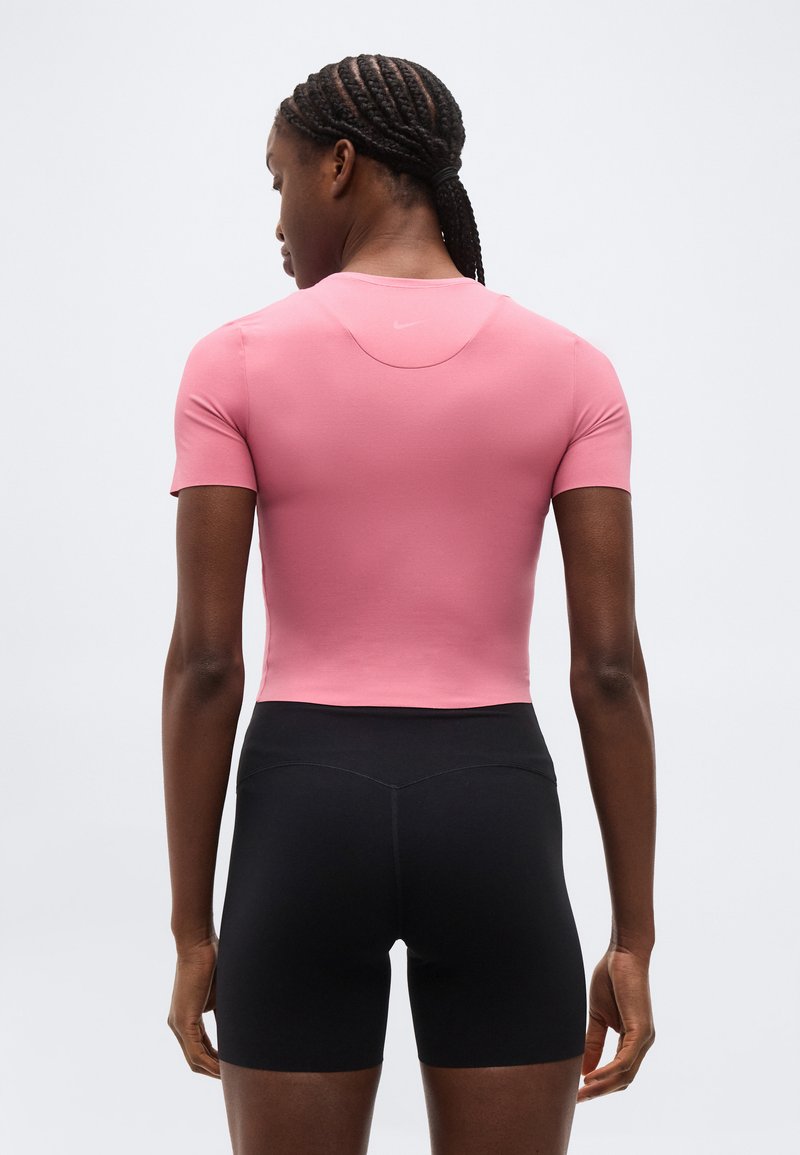 Nike Performance ZENVY - Sportovní tričko - peony/white