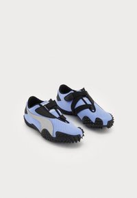MOSTRO OG UNISEX - Sportcipő - intense lavender/silver-coloured