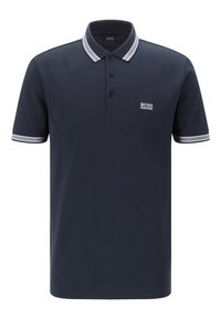 Polo-shirt bleu marine en coton, avec une patte de boutonnage à trois boutons, un col côtelé et des rayures contrastantes sur le col et les manches.