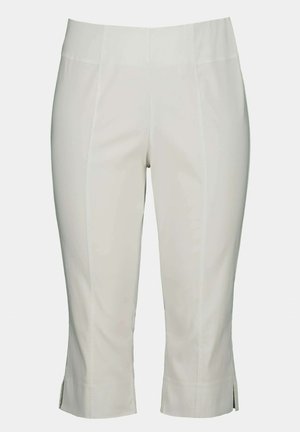 Pantalons blancs coupés en tissu lisse, dotés d'une taille plate, de coutures avant et d'une fente sur les côtés au niveau de l'ourlet pour plus de détails.