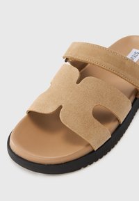 Steve Madden MISSILE - Sandale - taupe suede