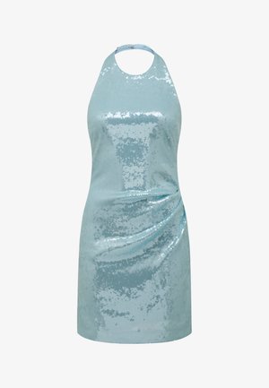 Hele sinine sädelev kaelarihmaga kleit, millel on liibuv siluett ja kergelt langeva detailiga seelik.