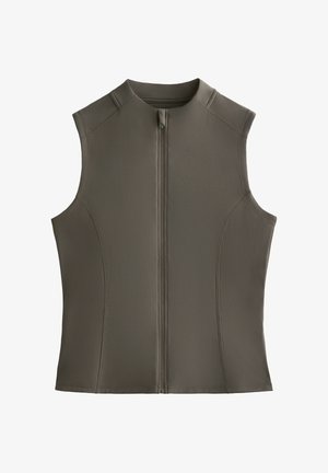 Mouwloos olijfgroen vest met voorrits, aansluitende naden en ronde halslijn, ontworpen om te dragen als laag of licht buitenkleding.
