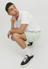 Jack & Jones JPSTBOWIE SOLID MID - Short - glacier