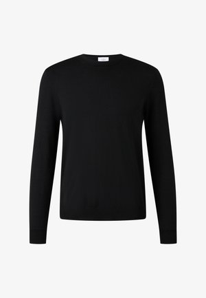 Czarny sweter z długim rękawem i okrągłym dekoltem. Wykonany z gładkiego materiału, ma ściągacze na rękawach i u dołu, bez widocznych wzorów czy akcentów.