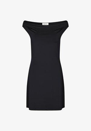 Schwarzes, schulterfreies Kleid aus glattem Stoff, mit einem taillierten Oberteil und einem ausgestellten, knielangen Rock. Keine sichtbaren Muster oder Hardware.