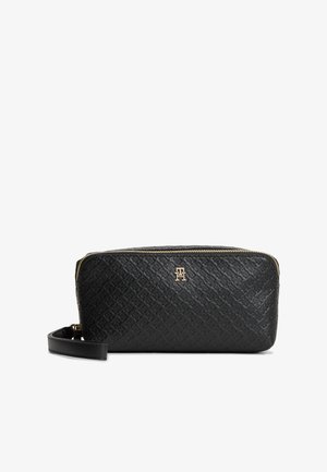 Sac bracelet rectangulaire texturé noir avec fermeture éclair dorée et logo double T doré sur le devant.