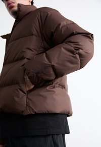 Jordan PUFFER - Jakna ispunjena paperjem - baroque brown/black
