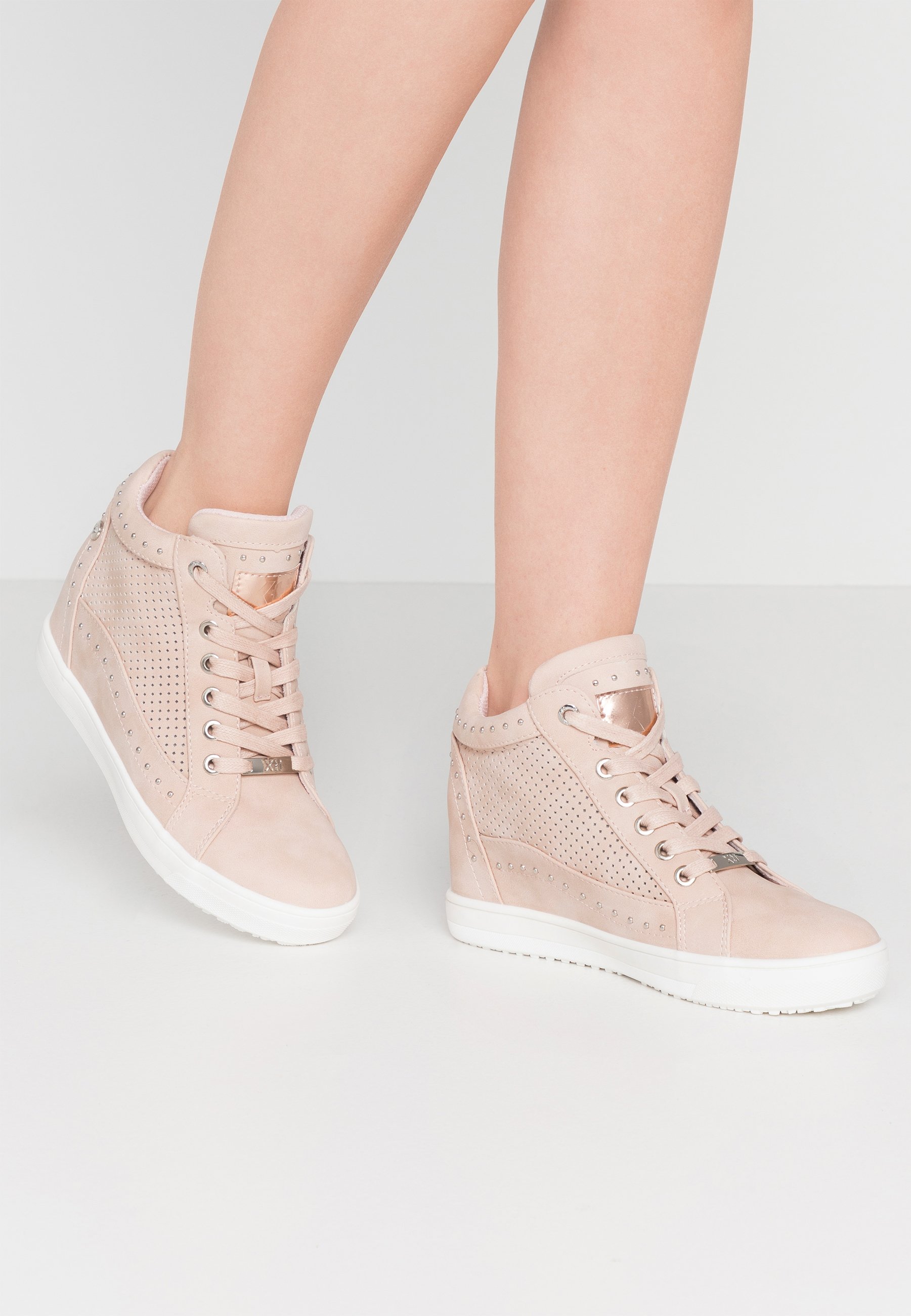 XTI Sneakers hoog - nude/Nude - Zalando.nl