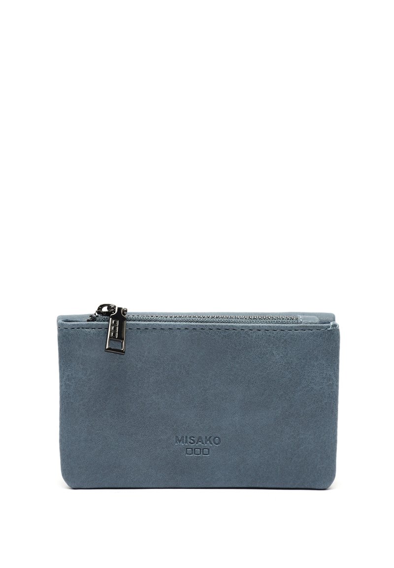 Mėlynas zomšo užtrauktuko maišelis su lygiu paviršiumi, stačiakampio formos, ir iškilniu logotipu. Turinti sidabro spalvos užtrauktuko detales.