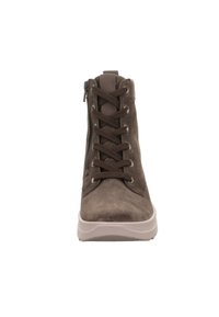 Stivaletti ankle in suede marrone con punta arrotondata, dotati di una chiusura con zip laterale, lacci sul davanti e suola in gomma bianca.