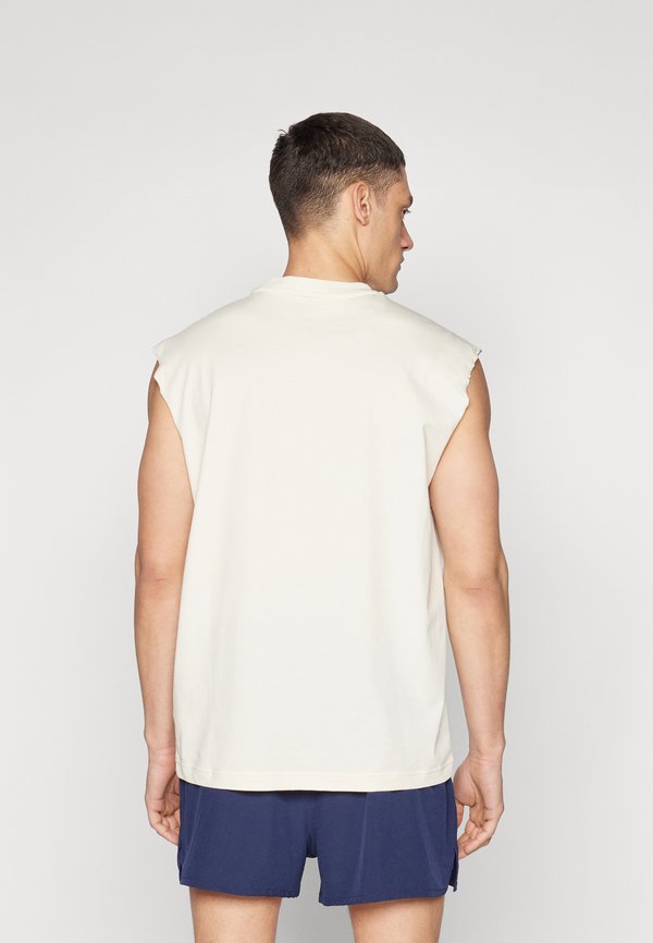 GYM - Basic T-shirt - birch3