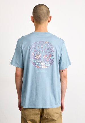Timberland ILLUSTRATED TREE LOGO BACK GRAPHIC TEE  - Print T-shirt - citadel