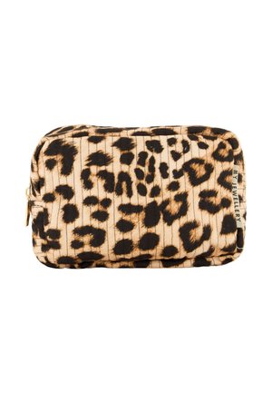 Bolsa suave rectangular con un estampado de leopardo en beige y negro y una pequeña etiqueta en un lateral que dice "My Jewellery".