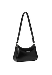 Sac à main en cuir noir avec une forme courbée, texture lisse, bandoulière réglable et quincaillerie en argent. Présente le nom de la marque en lettres blanches.