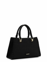 Schwarze Stoffhandtasche mit klarer Form, gewebten Kanten, goldfarbenen Beschlägen und zwei oberen Griffen. Reißverschluss oben.