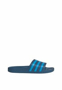 Adidas sandala za klizanje u tamnoplavoj boji s tri hrabre plave pruge na vrhu. Izrađene su od glatkog, fleksibilnog materijala i imaju teksturirani ulošak.