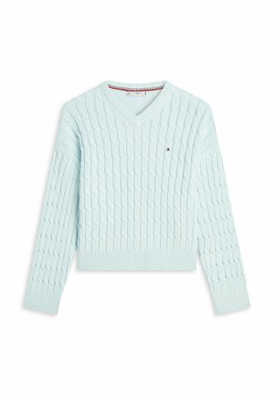 Lyseblå kabelstrikket sweater med V-udskæring, lange ærmer, ribstrikkede manchetter og kant, med en lille logo på venstre bryst.