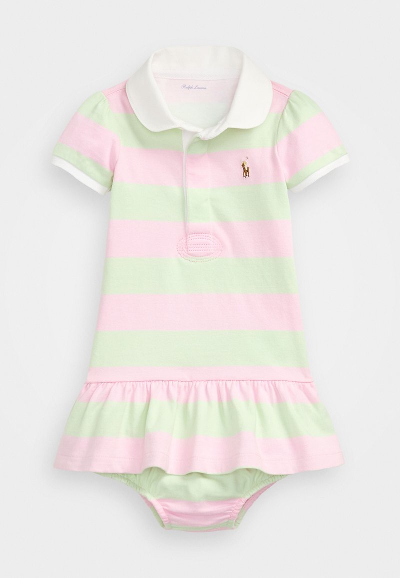 Randig polo klänning i ljusrosa och grön bomull. Korta ärmar, vit krage och volangnederdel med en logodetalj på bröstet.