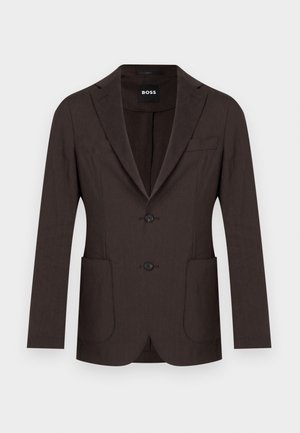 Tamno smeđi muški sako s dva prednja gumba, reverima s urezima, dva donja džepa s aplikacijama i jednim prsnim džepom.